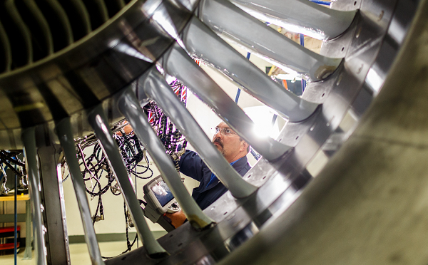 使用韦林工业内窥镜检查民航发动机