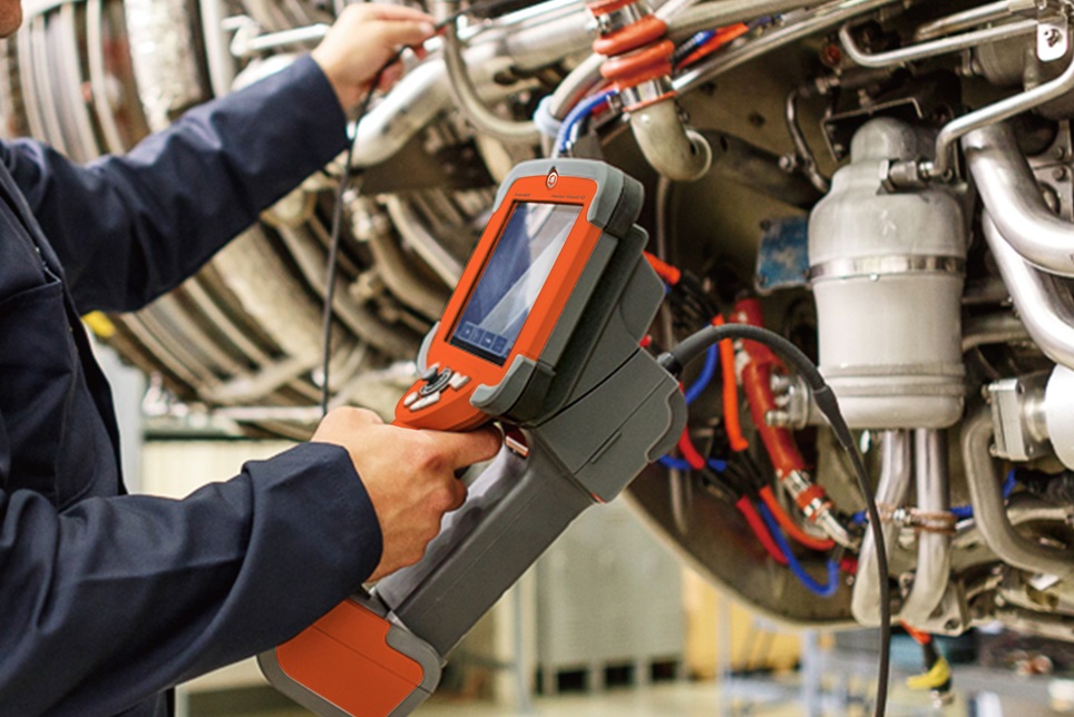 使用工业内窥镜检查航空发动机内表面缺陷